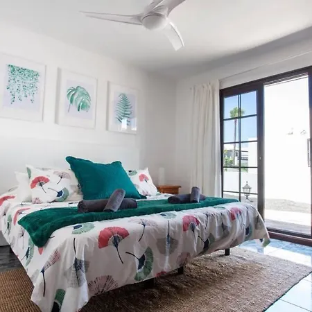 Villa Oasis By The Ocean - Beautiful Fully Equipped 2 Bed Tías