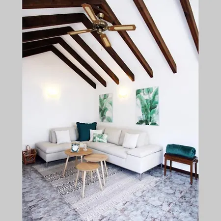 Oasis By The Ocean - Beautiful Fully Equipped 2 Bed 别墅 *